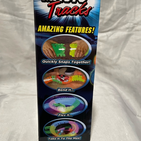New As Seen On TV Magic Tracks Glow Set - Picture 11 of 11